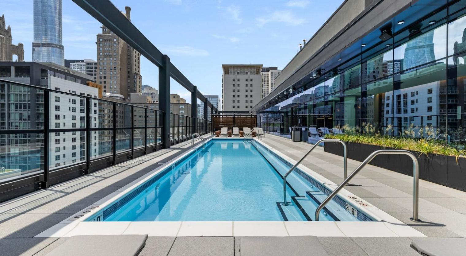 דירות שיקגו Blueground River North Balcony Pool Nr Pier Chi-1147 מראה חיצוני תמונה